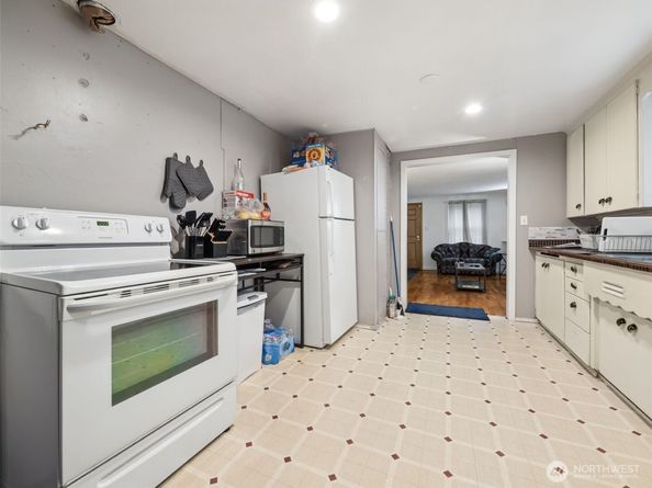 12647 24th Avenue S, Seattle WA 98168