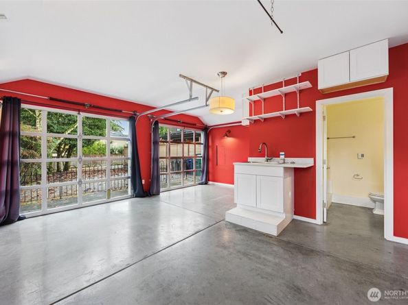 1833 3rd Street, Kirkland WA 98033