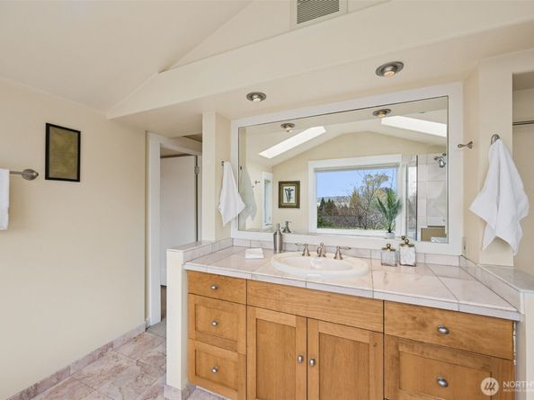 1833 3rd Street, Kirkland WA 98033