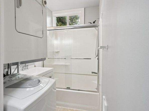 1833 3rd Street, Kirkland WA 98033