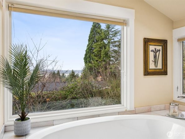 1833 3rd Street, Kirkland WA 98033