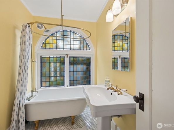 1833 3rd Street, Kirkland WA 98033