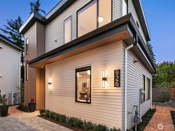 928 and 926 18th Avenue W, Kirkland WA 98033