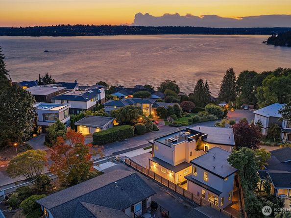 928 and 926 18th Avenue W, Kirkland WA 98033