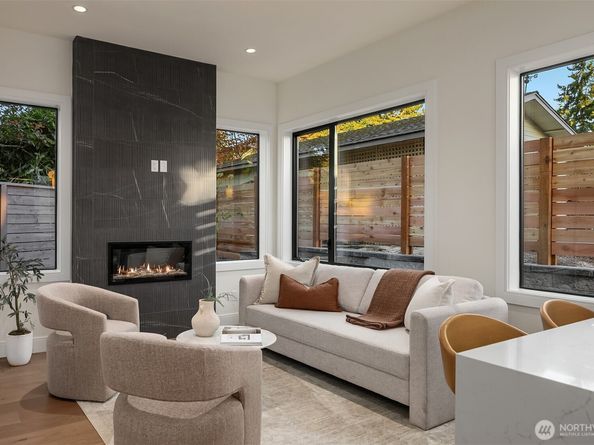 928 and 926 18th Avenue W, Kirkland WA 98033