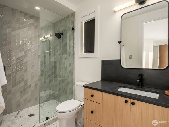928 and 926 18th Avenue W, Kirkland WA 98033