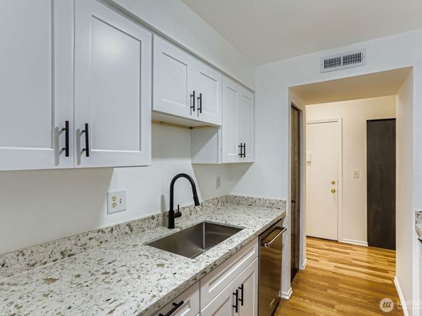 16200 NE 12th Court D53, Bellevue WA 98008