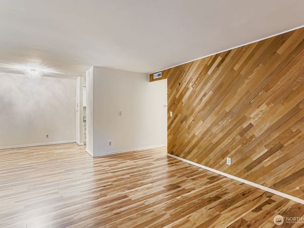 16200 NE 12th Court D53, Bellevue WA 98008