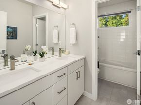8014 NE 116th Place, Kirkland WA 98034