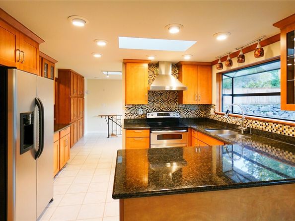 16902 28th Avenue SW, Burien WA 98166