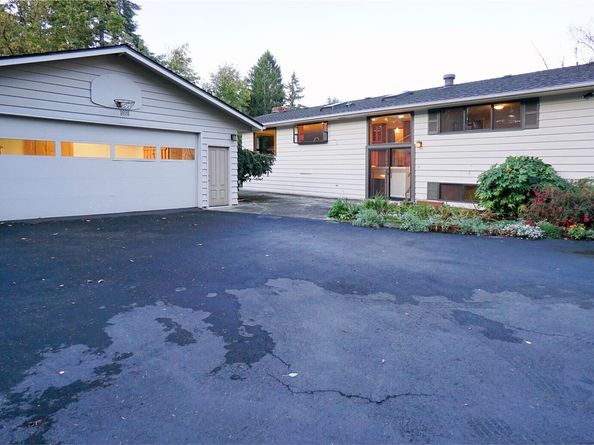 16902 28th Avenue SW, Burien WA 98166
