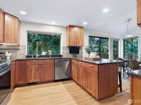 1059 Greenwood Boulevard SW, Issaquah WA 98027