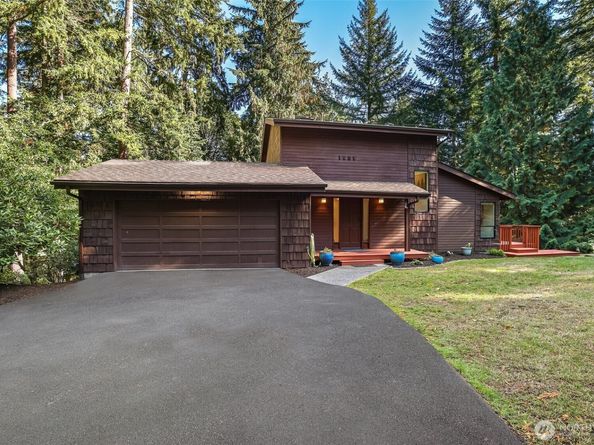 1059 Greenwood Boulevard SW, Issaquah WA 98027