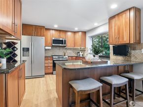 1059 Greenwood Boulevard SW, Issaquah WA 98027