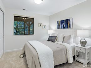 1059 Greenwood Boulevard SW, Issaquah WA 98027