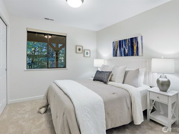 1059 Greenwood Boulevard SW, Issaquah WA 98027