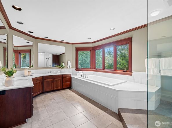 9925 NE 197th Street, Bothell WA 98011