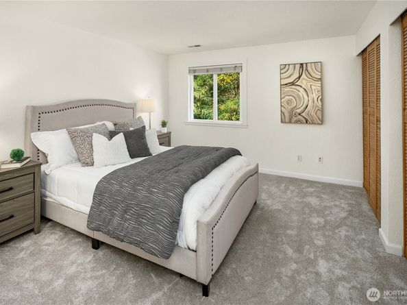 3100 125th Avenue SE 15, Bellevue WA 98005