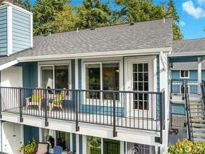 3100 125th Avenue SE 15, Bellevue WA 98005