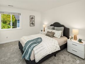 3100 125th Avenue SE 15, Bellevue WA 98005