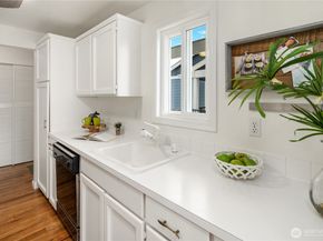 3100 125th Avenue SE 15, Bellevue WA 98005