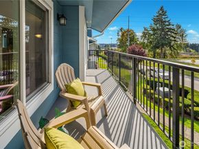 3100 125th Avenue SE 15, Bellevue WA 98005