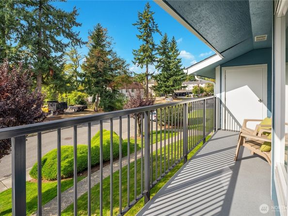3100 125th Avenue SE 15, Bellevue WA 98005