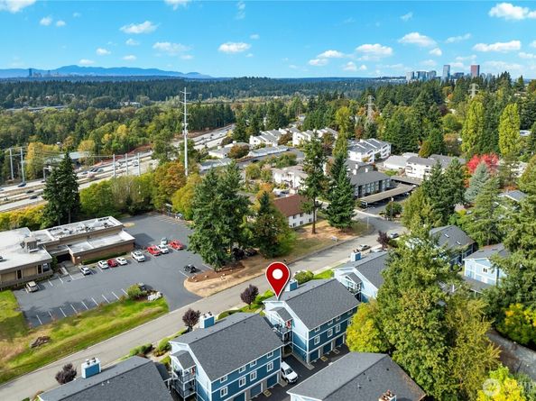 3100 125th Avenue SE 15, Bellevue WA 98005
