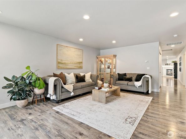33516 42nd Avenue S, Federal Way WA 98001