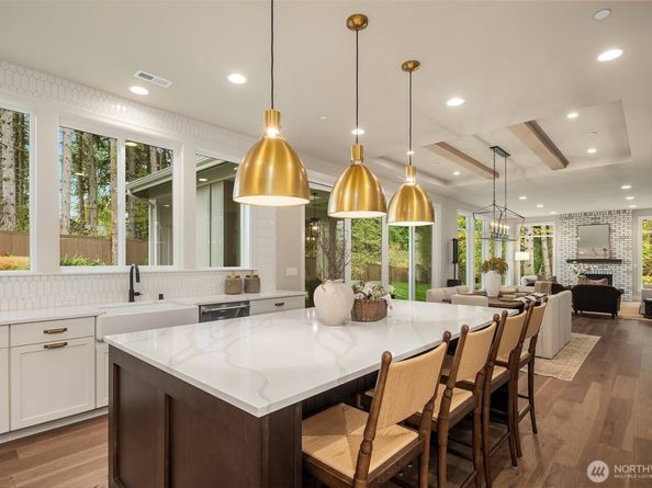 15413 154th Avenue NE, Woodinville WA 98072