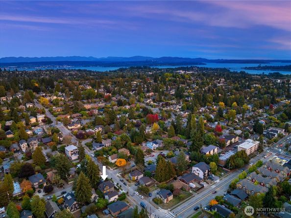2512 NE 68th Street, Seattle WA 98115