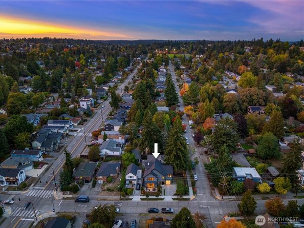 2512 NE 68th Street, Seattle WA 98115