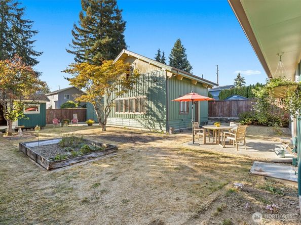 8745 Evanston Avenue N, Seattle WA 98103