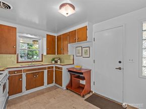 8745 Evanston Avenue N, Seattle WA 98103