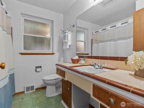 8745 Evanston Avenue N, Seattle WA 98103