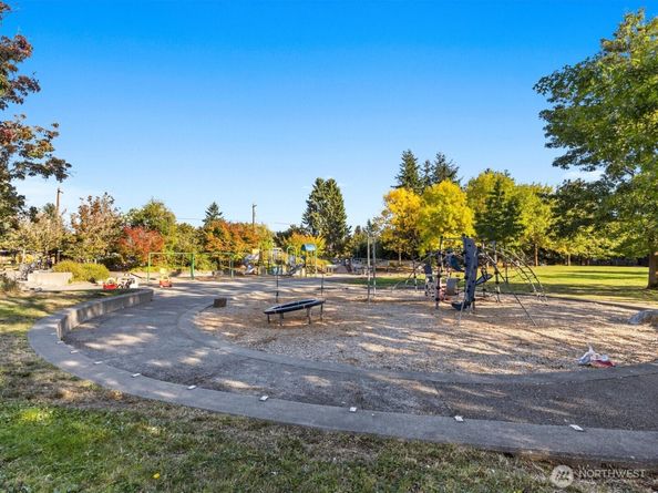8745 Evanston Avenue N, Seattle WA 98103