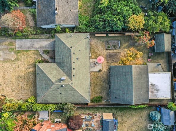 8745 Evanston Avenue N, Seattle WA 98103