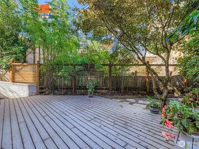 2622 E Madison Street, Seattle WA 98112