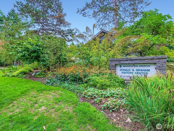 2622 E Madison Street, Seattle WA 98112