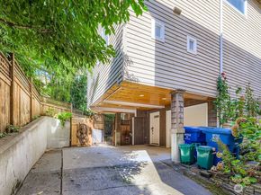 2622 E Madison Street, Seattle WA 98112