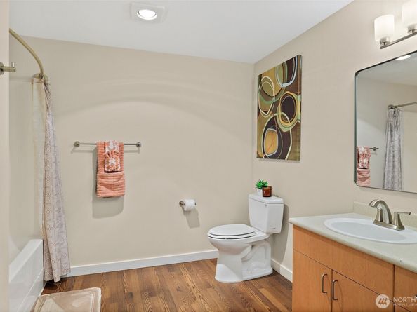 107 20th Avenue 306, Seattle WA 98122