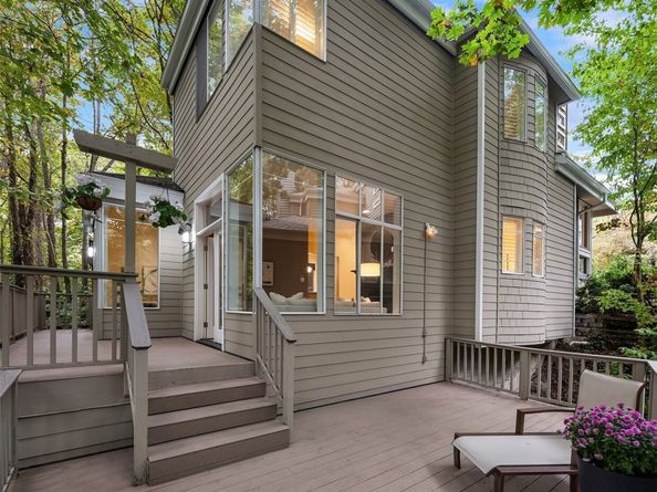 4423 W Brygger, Seattle WA 98199