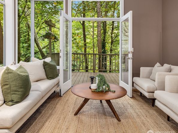 4423 W Brygger, Seattle WA 98199