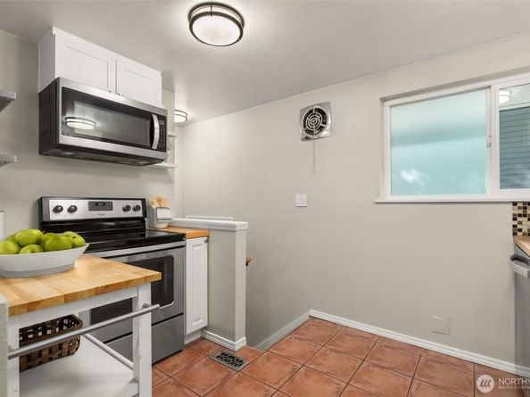 123 Martin Luther King Jr Way A, Seattle WA 98122