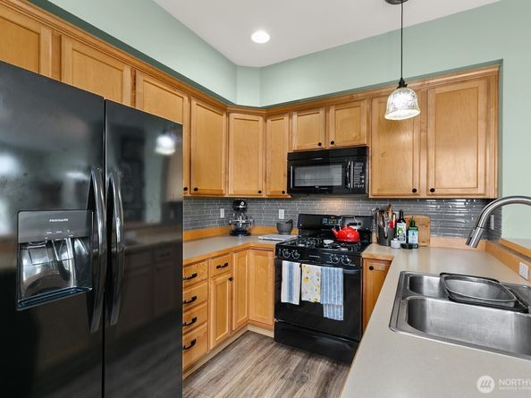 17928 15th Avenue W, Lynnwood WA 98037