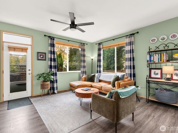 17928 15th Avenue W, Lynnwood WA 98037