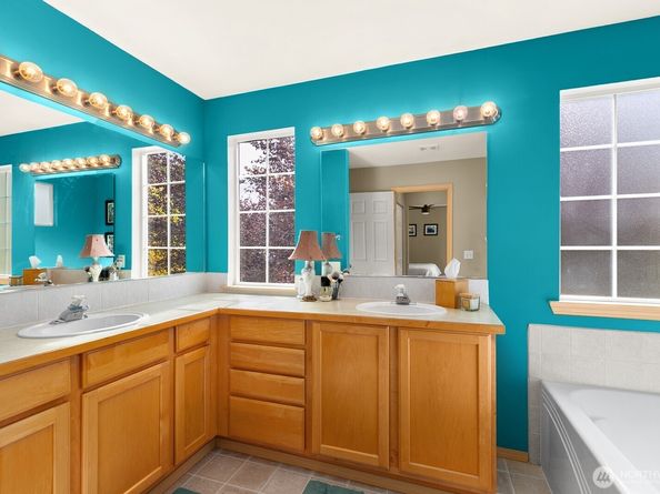 17928 15th Avenue W, Lynnwood WA 98037