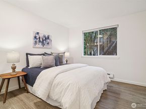 10822 NE 148th Lane J102, Bothell WA 98011