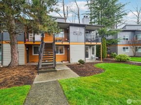 10822 NE 148th Lane J102, Bothell WA 98011