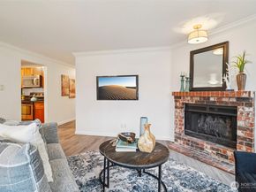 10822 NE 148th Lane J102, Bothell WA 98011